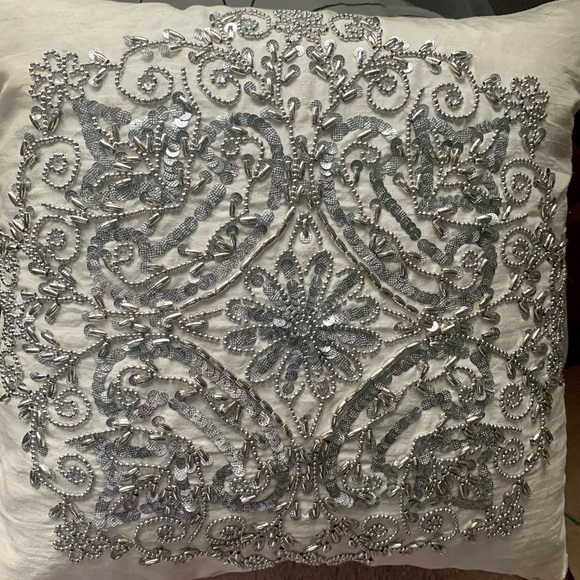 OFFWHITE WITH SILVER DETAIL THROW PILLOW - Picture 1 of 5